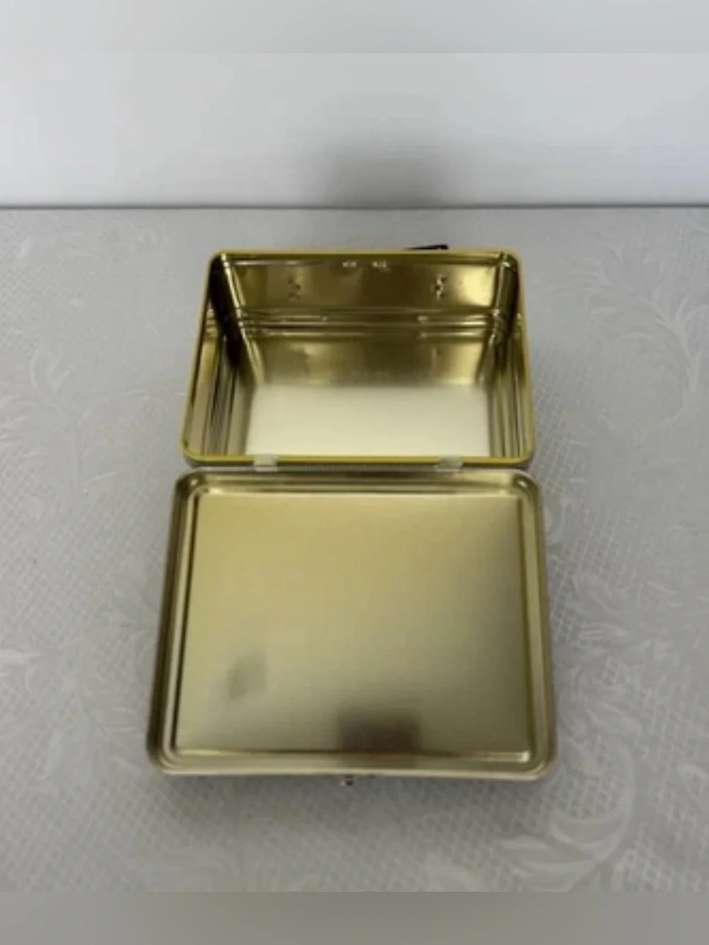 Vintage 1980s Taxi Tv Show Cast Metal  Lunchbox - Retro Yellow Tin